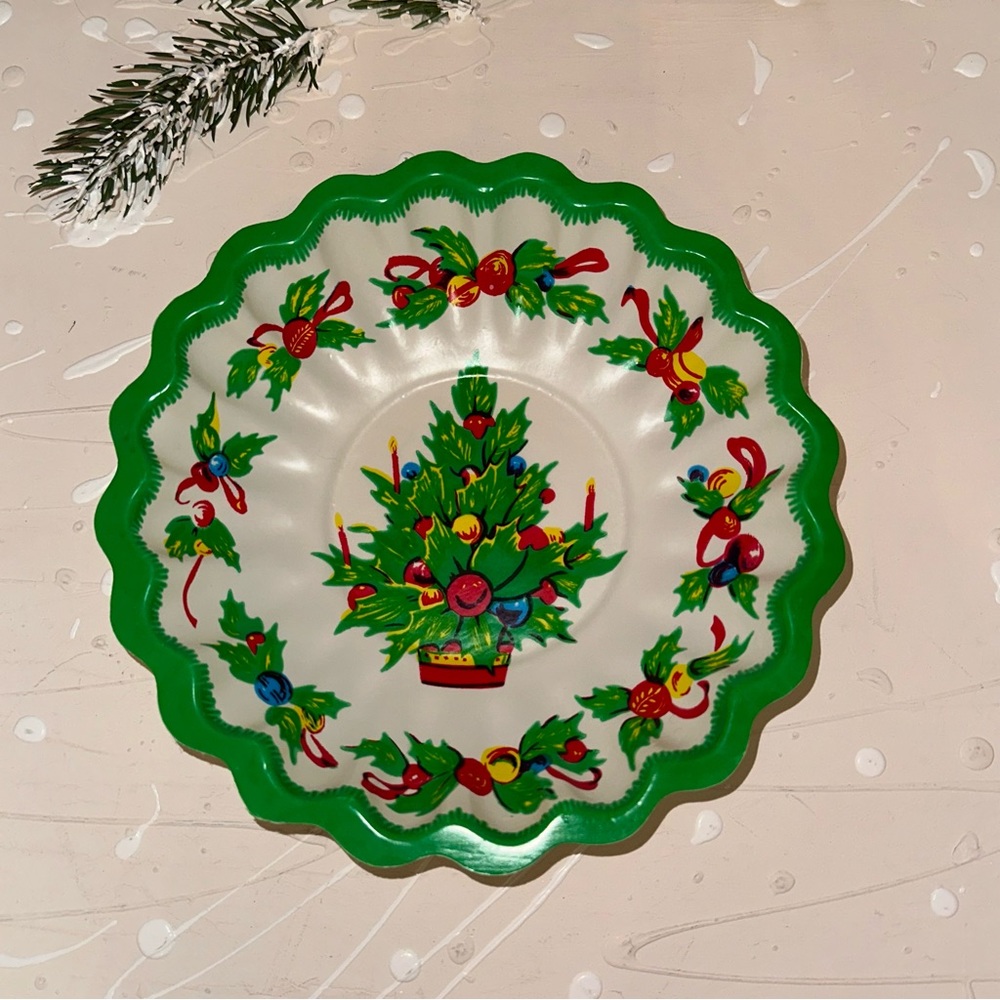 Christmas Vintage Plates Plastic set of 6 - Picture 6 of 13